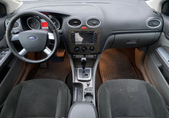 Подержанный автомобиль Ford Focus Sedan 2008 года (10 фото)