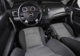Подержанный автомобиль Chevrolet Aveo Hatchback 2008 года (12 фото)