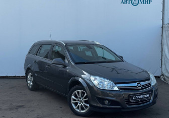 Подержанный автомобиль Opel Astra Wagon 2011 года (3 фото)