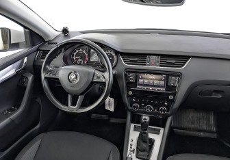 Подержанный автомобиль Skoda Octavia Liftback 2018 года (29 фото)