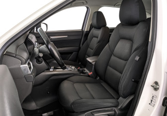 Подержанный автомобиль Mazda CX-5 2020 года (20 фото)