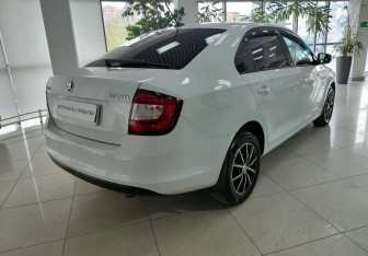 Подержанный автомобиль Skoda Rapid Liftback 2019 года (5 фото)