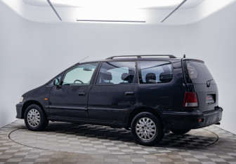 Подержанный автомобиль Honda Shuttle Compactvan 1998 года (7 фото)