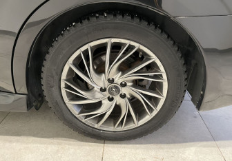 Подержанный автомобиль Subaru Legacy Sedan 2011 года (12 фото)