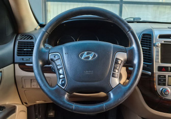 Подержанный автомобиль Hyundai Santa Fe 2011 года (18 фото)