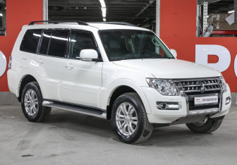 Подержанный автомобиль Mitsubishi Pajero 2018 года (3 фото)