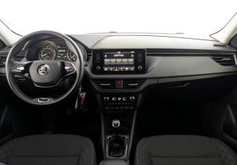 Подержанный автомобиль Skoda Rapid Liftback 2021 года (25 фото)