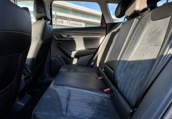 Подержанный автомобиль Skoda Karoq 2021 года (10 фото)