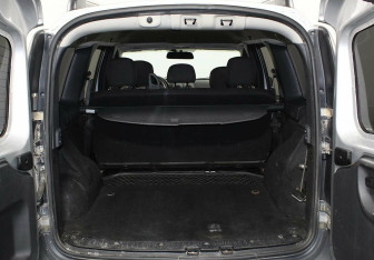 Подержанный автомобиль LADA (ВАЗ) Largus Wagon 2013 года (8 фото)