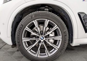 Подержанный автомобиль BMW X5 2023 года (19 фото)