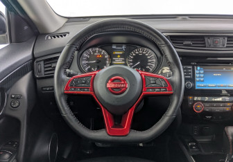 Подержанный автомобиль Nissan X-Trail 2018 года (22 фото)