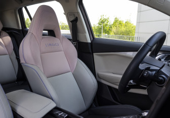 Подержанный автомобиль Lynk&Co 06 2023 года (12 фото)