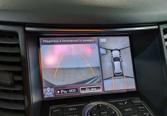 Подержанный автомобиль Infiniti QX70 2014 года (26 фото)