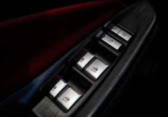 Подержанный автомобиль Changan UNI-S 2024 года (23 фото)