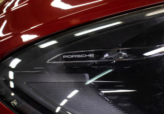 Подержанный автомобиль Porsche Macan 2023 года (24 фото)