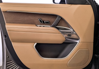 Подержанный автомобиль Land Rover Range Rover 2023 года (19 фото)