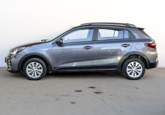 Подержанный автомобиль Kia Rio Hatchback 2021 года (8 фото)