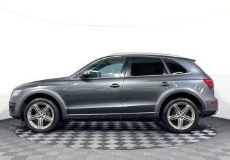 Подержанный автомобиль Audi Q5 2014 года (8 фото)