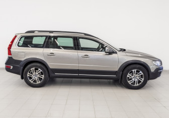 Подержанный автомобиль Volvo XC70 2014 года (4 фото)