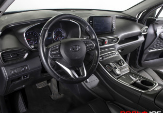 Подержанный автомобиль Hyundai Santa Fe 2021 года (20 фото)