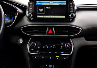 Подержанный автомобиль Hyundai Santa Fe 2019 года (15 фото)