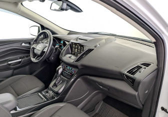 Подержанный автомобиль Ford Kuga 2018 года (11 фото)