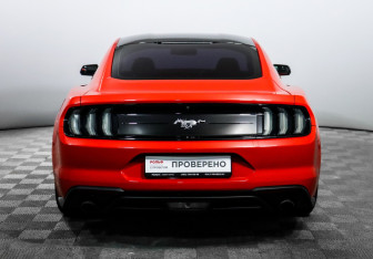 Подержанный автомобиль Ford Mustang Coupe 2018 года (6 фото)