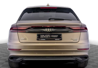Подержанный автомобиль Audi Q8 2019 года (6 фото)
