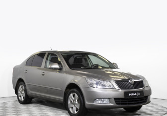 Подержанный автомобиль Skoda Octavia Liftback 2009 года (3 фото)