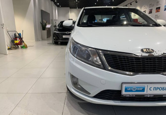 Подержанный автомобиль Kia Rio Sedan 2013 года (8 фото)