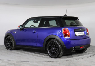 Подержанный автомобиль MINI Hatch 2021 года (11 фото)