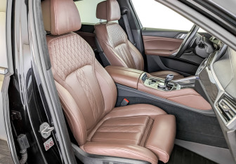 Подержанный автомобиль BMW X6 2020 года (24 фото)