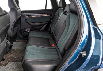 Подержанный автомобиль Geely Monjaro 2023 года (18 фото)