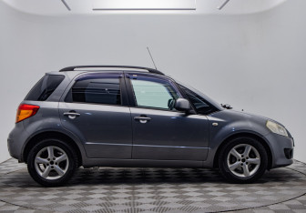Подержанный автомобиль Suzuki SX4 Hatchback 2008 года (6 фото)