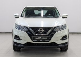 Подержанный автомобиль Nissan Qashqai 2019 года (2 фото)