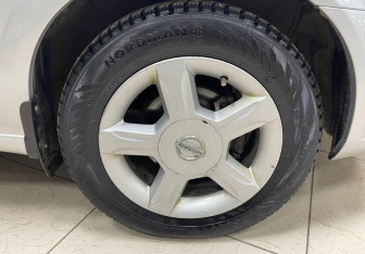 Подержанный автомобиль Nissan Almera Classic 2010 года (16 фото)