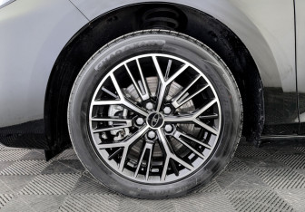 Подержанный автомобиль Москвич 6 2023 года (18 фото)