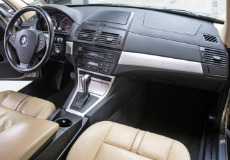 Подержанный автомобиль BMW X3 2008 года (11 фото)