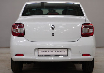 Подержанный автомобиль Renault Logan Sedan 2018 года (6 фото)
