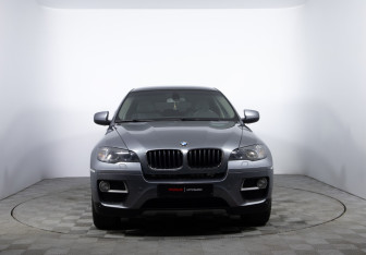 Подержанный автомобиль BMW X6 2013 года (2 фото)