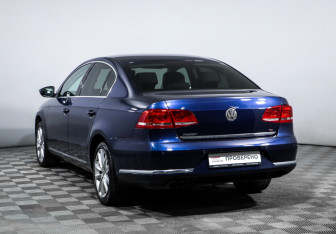 Подержанный автомобиль Volkswagen Passat Sedan 2011 года (7 фото)