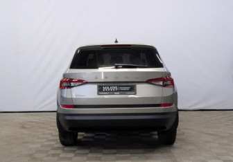 Подержанный автомобиль Skoda Kodiaq 2020 года (6 фото)