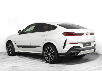 Подержанный автомобиль BMW X6 2020 года (7 фото)