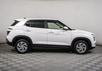 Подержанный автомобиль Hyundai Creta 2022 года (4 фото)