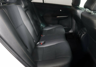 Подержанный автомобиль Toyota Camry Sedan 2013 года (11 фото)