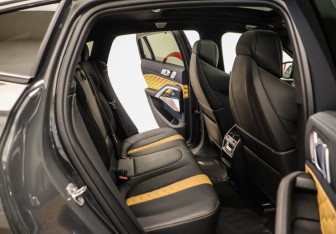 Подержанный автомобиль BMW X6 M 2021 года (25 фото)