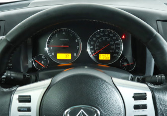 Подержанный автомобиль Infiniti FX 2003 года (11 фото)