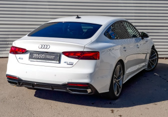 Подержанный автомобиль Audi A5 Liftback 2024 года (5 фото)