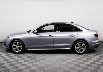 Подержанный автомобиль Audi A4 Sedan 2020 года (8 фото)