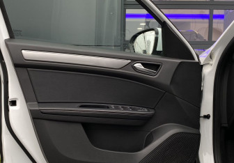 Подержанный автомобиль Renault Arkana 2021 года (18 фото)